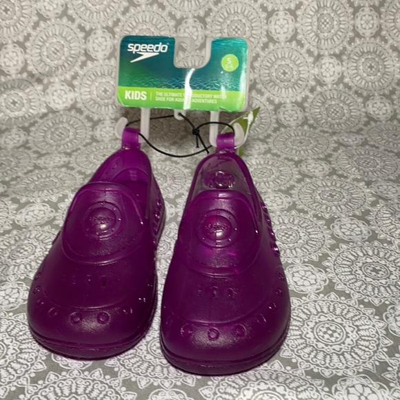 Speedo Other - Size 5/6 Kids water shoes
